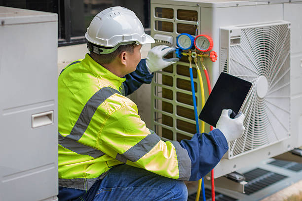 Professional Hvac technician working in Cortland, IL